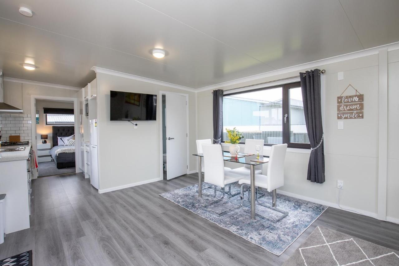 Affordable Modern Accommodation ウェストポート エクステリア 写真