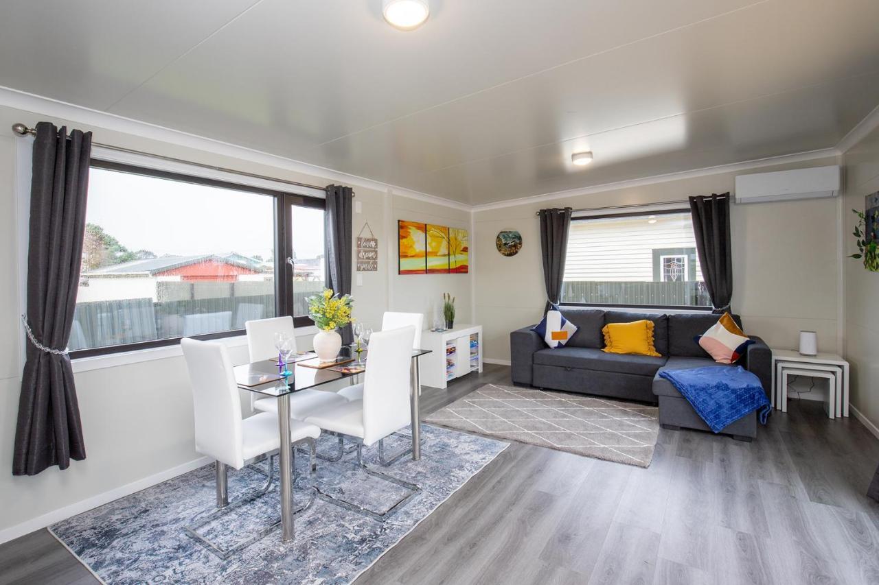 Affordable Modern Accommodation ウェストポート エクステリア 写真