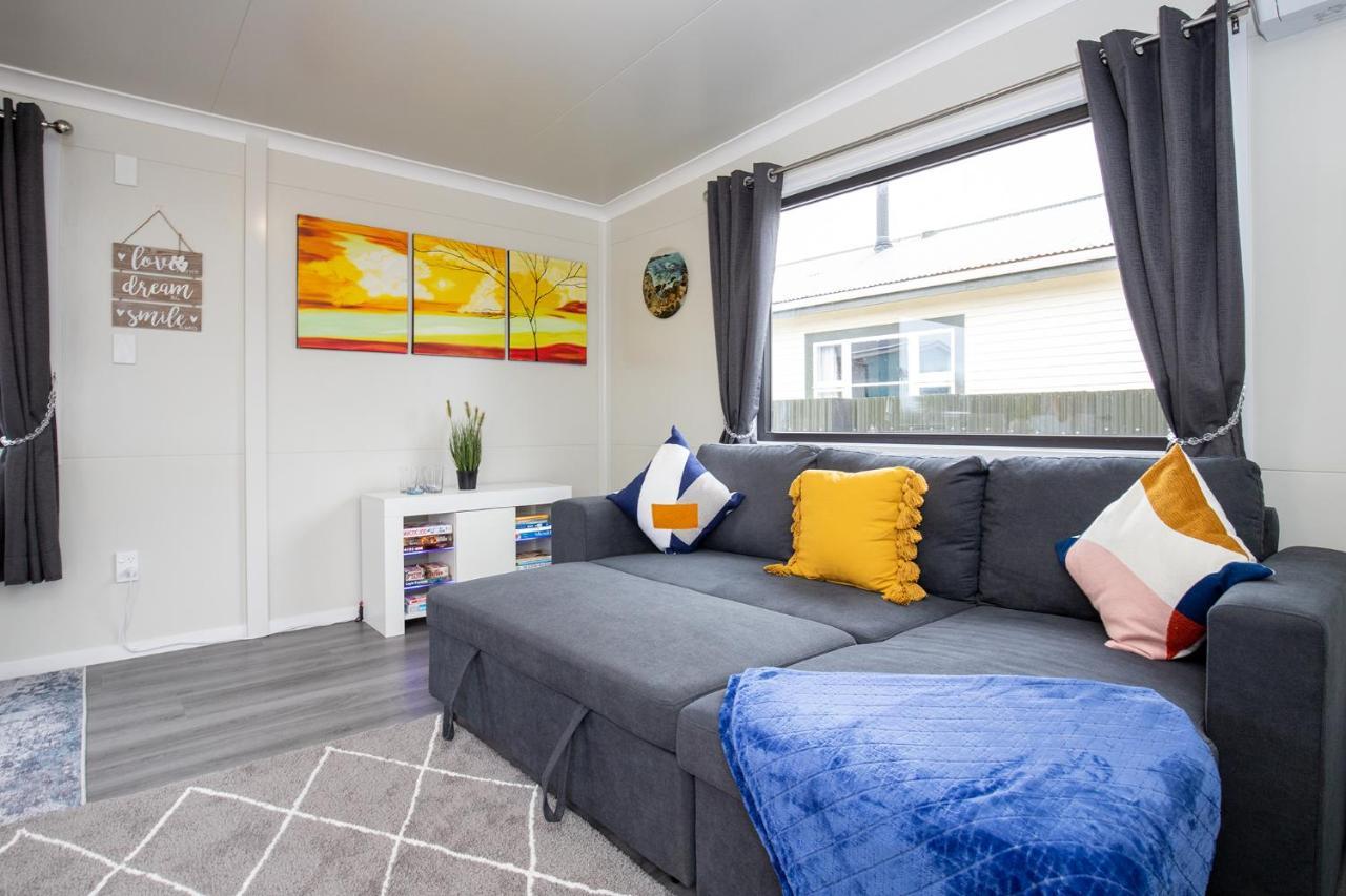 Affordable Modern Accommodation ウェストポート エクステリア 写真